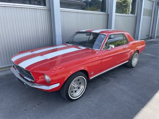 Oldtimer-Restaurierung-Ford-Mustang-rot