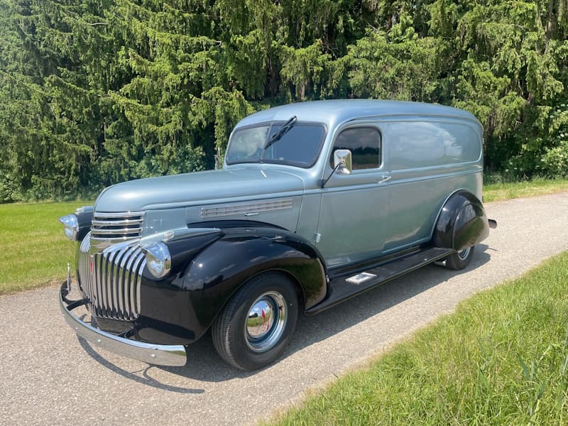 Oldtimer_Chevrolet-Panel-Truck-1947_1